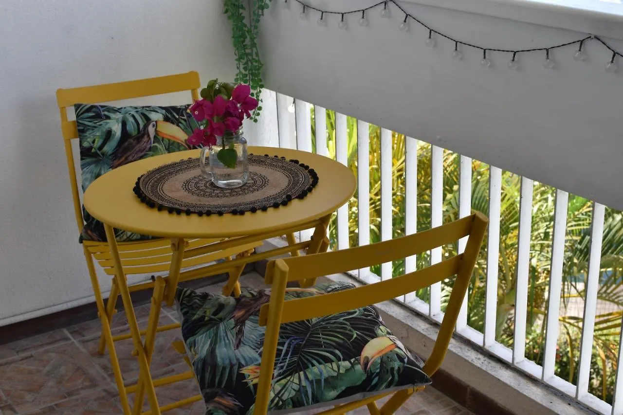 Apartment Studio Ideal Couple, A 200M De Tres Belles Plages Pointe Du Bout! Lazaret